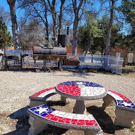 Al'S Hideaway Glamping Tents Pipe Creek Exterior foto