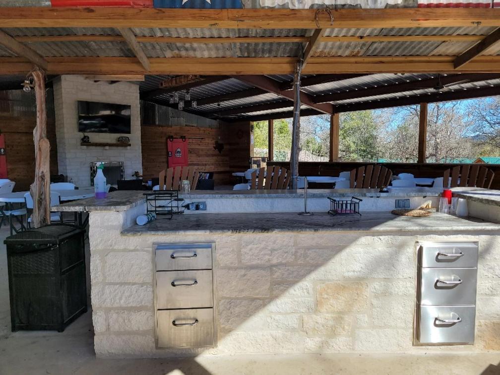 Al'S Hideaway Glamping Tents Pipe Creek Exterior foto