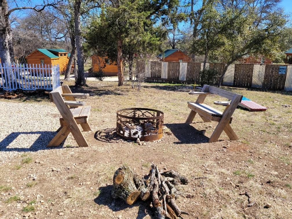 Al'S Hideaway Glamping Tents Pipe Creek Exterior foto